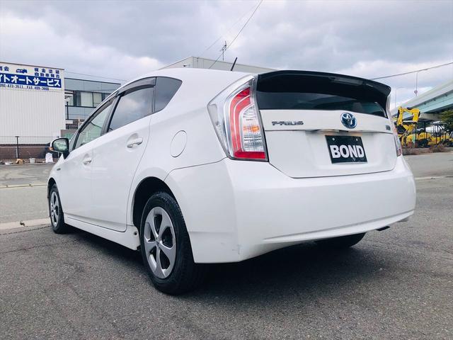 プリウス Ｌ　社外ナビ　ＤＶＤ　ＥＴＣ　プッシュスタート　キーレスエントリー　電動格納ミラー　純正１５インチアルミホイール　盗難防止システム　衝突安全ボディ　パワーステアリング　パワーウインドウ（73枚目）