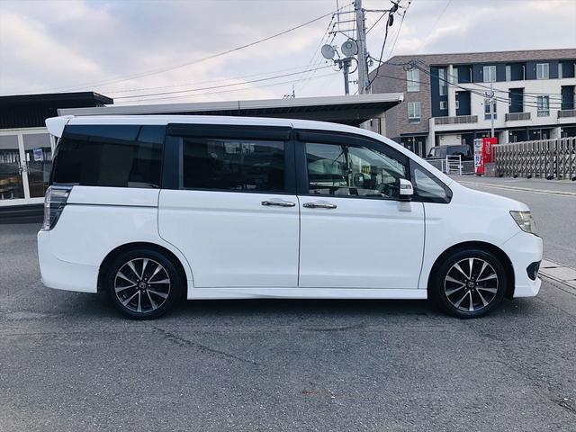 ステップワゴンスパーダ Ｚ　クールスピリット　後席モニター　両側パワースライドドア　ドライブレコーダー　純正ナビ　フルセグＴＶ　ＤＶＤ　ＥＴＣ　バックカメラ　スマートキー　ＨＩＤヘッドライト　フォグランプ　純正１７インチアルミホイール（15枚目）