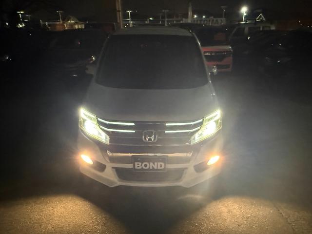 ステップワゴンスパーダ Ｚ　クールスピリット　後席モニター　両側パワースライドドア　ドライブレコーダー　純正ナビ　フルセグＴＶ　ＤＶＤ　ＥＴＣ　バックカメラ　スマートキー　ＨＩＤヘッドライト　フォグランプ　純正１７インチアルミホイール（31枚目）