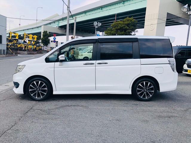 ステップワゴンスパーダ Ｚ　クールスピリット　後席モニター　両側パワースライドドア　ドライブレコーダー　純正ナビ　フルセグＴＶ　ＤＶＤ　ＥＴＣ　バックカメラ　スマートキー　ＨＩＤヘッドライト　フォグランプ　純正１７インチアルミホイール（39枚目）