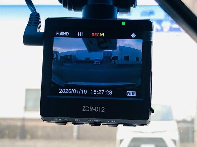 ステップワゴンスパーダ Ｚ　クールスピリット　後席モニター　両側パワースライドドア　ドライブレコーダー　純正ナビ　フルセグＴＶ　ＤＶＤ　ＥＴＣ　バックカメラ　スマートキー　ＨＩＤヘッドライト　フォグランプ　純正１７インチアルミホイール（55枚目）