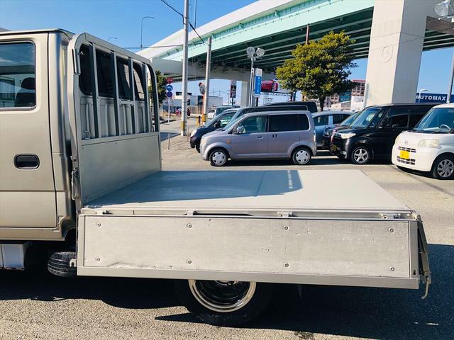 エルフトラック ４．８ダブルキャブ　低床　ディーゼル　５速マニュアル　メッキパーツ　ＥＴＣ　バックカメラ　ＨＩＤヘッドライト　左電動格納ミラー　パワーステアリング　パワーウインドウ　運転席エアバック　純正ラジオ（64枚目）