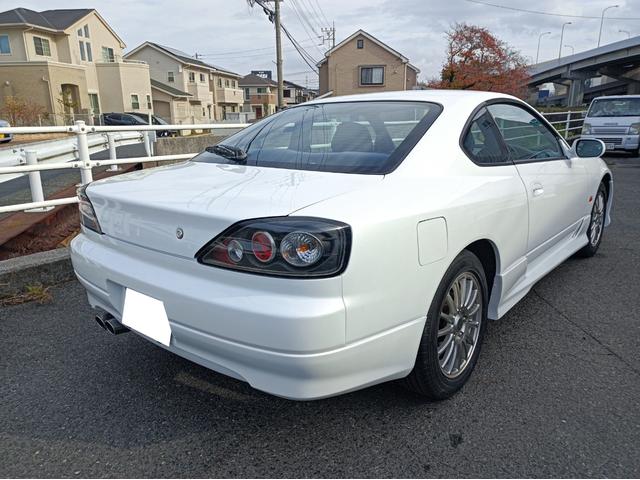 シルビア スペックＳエアロ　フルエアロ　デフィメーター　ステアリング　カーボンボンネット　テールライト（4枚目）