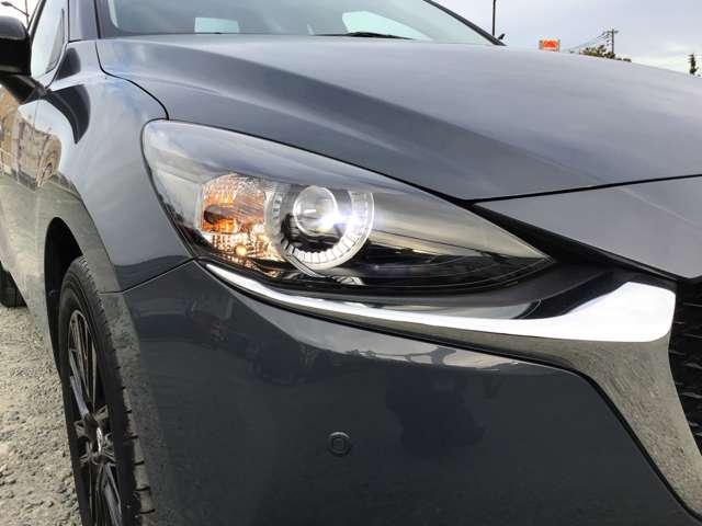 MAZDA2 1.5 15S ブラック トーン エディション ETC 前後ドラレコ 全方位モニター レーダークルコン BTオーディオ ソナー USB フルオートエアコン キーフリー 横滑り防止装置 スマートキー 誤発進抑制(5枚目)