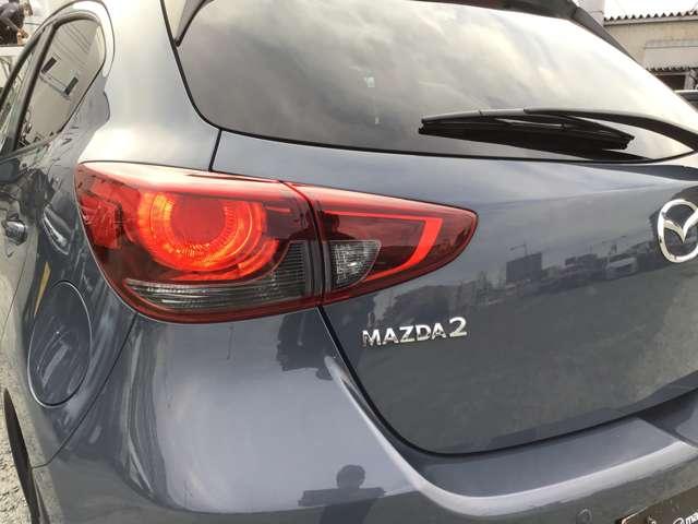 MAZDA2 1.5 15S ブラック トーン エディション ETC 前後ドラレコ 全方位モニター レーダークルコン BTオーディオ ソナー USB フルオートエアコン キーフリー 横滑り防止装置 スマートキー 誤発進抑制(6枚目)