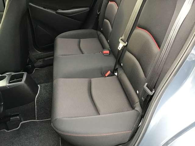 MAZDA2 1.5 15S ブラック トーン エディション ETC 前後ドラレコ 全方位モニター レーダークルコン BTオーディオ ソナー USB フルオートエアコン キーフリー 横滑り防止装置 スマートキー 誤発進抑制(11枚目)