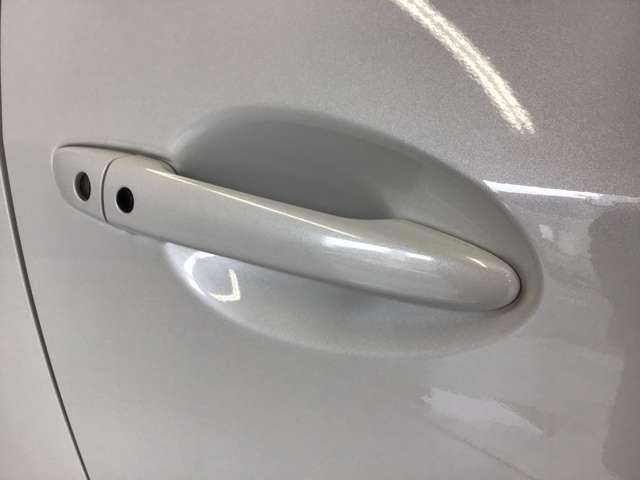 キーをポケットに入れたままでもドアのロック＆アンロックができ、雨の日や、荷物の多い日に大活躍！