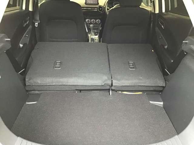 シート倒すとこんなに広々空間が！大きな荷物を乗せる時でも心配ご無用！