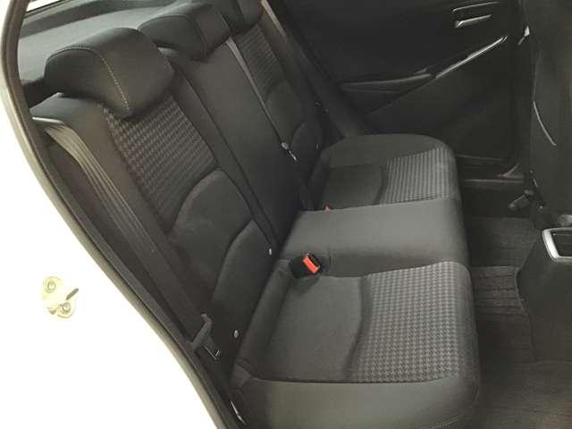 ☆後部座席シート廻り☆　☆リアシートも快適な乗り心地☆シ-トの乗り心地が良く、旅行など長距離運転にも向いています。