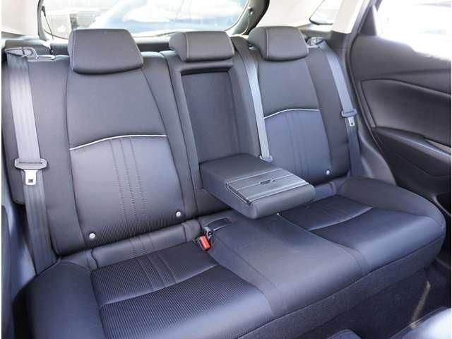 ☆後部座席シート廻り☆　☆リアシートも快適な乗り心地☆シ-トの乗り心地が良く、旅行など長距離運転にも向いています。
