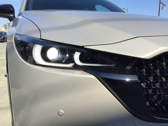 CX-8 2.2 XD スポーツ アピアランス ディーゼルターボ BOSEサウンド サンルーフ ナビ ETC キーレス オートマチックハイビーム シートヒーター アルミホイール 3列シート バックカメラ エアコン スマートキー 横滑り防止装置 アイドリングストップ(5枚目)