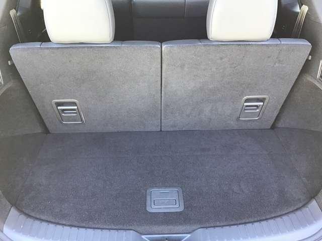 CX-8 2.2 XD スポーツ アピアランス ディーゼルターボ BOSEサウンド サンルーフ ナビ ETC キーレス オートマチックハイビーム シートヒーター アルミホイール 3列シート バックカメラ エアコン スマートキー 横滑り防止装置 アイドリングストップ(7枚目)