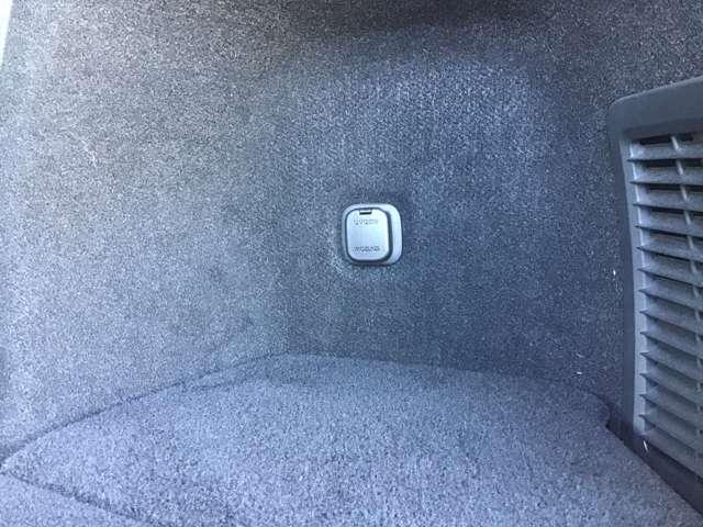 CX-8 2.2 XD スポーツ アピアランス ディーゼルターボ BOSEサウンド サンルーフ ナビ ETC キーレス オートマチックハイビーム シートヒーター アルミホイール 3列シート バックカメラ エアコン スマートキー 横滑り防止装置 アイドリングストップ(10枚目)