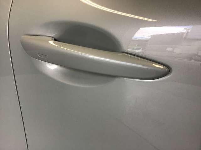 ����́A�֗��I�I�J�[�h�L�[�@������o�b�N�ɓ���Ă����΃h�A�̎{����G���W���n�����o�����ł��B����T���Ȃ��Ă�������ł�����