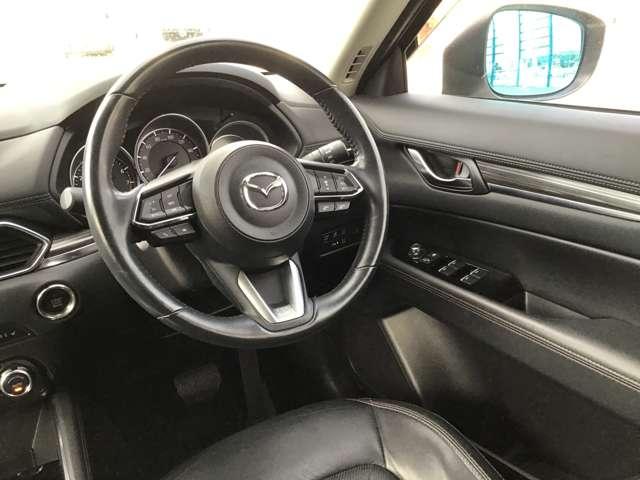 �h���C�o�[���S�ɗ]�T�������ĉ^�]�ɏW���ł��邱�ƁA����Ȃ��Ȃ������������ƑO�����ʂ����Ԃ̋N�_�ƂȂ�A�S�������S���ăh���C�u���y���߂邱�Ƃ����b�g�[�ɃV���v���ȃ��C�A�E�g�ƂȂ��Ă��܂��B