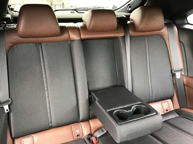 �Q��ڃV�[�g�������b�N�X���Ă����������ԂɂȂ��Ă܂��B