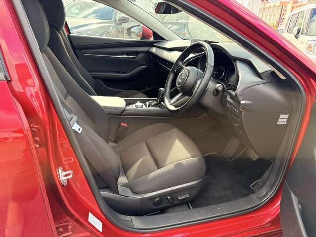 �}�c�_�Ԃ̃V�[�g�͐l�ԍH�w�Ɋ�Â��݌v����Ă��܂��B�l�̍��Ղ��x����l�ɃV�[�g�����̑f�ނ��������J������Ă��܂��̂Ń����O�h���C�u�ł���J�������ɂ����̂������ł���