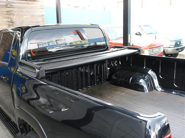 ハイラックス Ｚ　ブラックラリーエディション　走行３．０万ｋｍ　ＲＡＹＳボルクレーシング１８ｉｎｃｈアルミホイール　ＳＯＲＥＸヒッチメンバー　ソフトトノカバー　ストラーダＳＤナビ＆バックカメラ＆ＥＴＣ　ユーザー買取車　専用オーバーフェンダー装備済（16枚目）