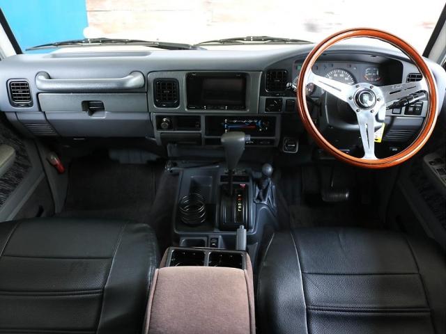 ランドクルーザープラド ＳＸワイド　ナローボディー　クラシックカスタム　ガルシアシスコ１６ｉｎｃｈアルミホイール＆ＢＦグッドリッチＫＯ２　ＲＡＮＣＨＯショック　メッキグリル　ＮＡＲＤＩクラシックウッドステアリング　シートカバー　Ｔベル済（2枚目）