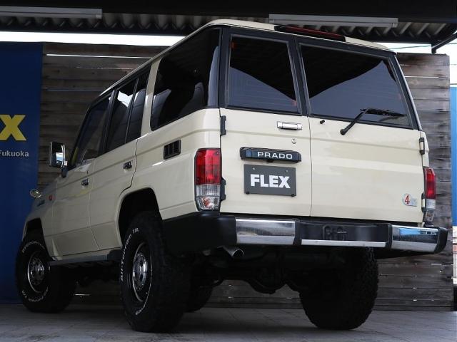 ランドクルーザープラド ＳＸワイド　ナローボディー　クラシックカスタム　ガルシアシスコ１６ｉｎｃｈアルミホイール＆ＢＦグッドリッチＫＯ２　ＲＡＮＣＨＯショック　メッキグリル　ＮＡＲＤＩクラシックウッドステアリング　シートカバー　Ｔベル済（7枚目）