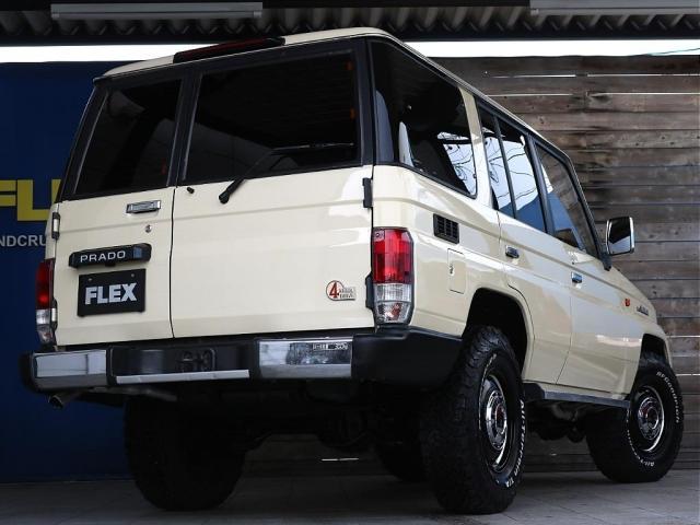 ランドクルーザープラド ＳＸワイド　ナローボディー　クラシックカスタム　ガルシアシスコ１６ｉｎｃｈアルミホイール＆ＢＦグッドリッチＫＯ２　ＲＡＮＣＨＯショック　メッキグリル　ＮＡＲＤＩクラシックウッドステアリング　シートカバー　Ｔベル済（8枚目）
