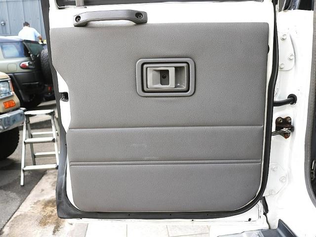 ランドクルーザープラド EXワイド 実走行18.0万km フルカスタム リフトアップ ジムライン16inchアルミホイール&YOKOHAMAジオランダーM/T ダッシュボード張り替え済み ウッドコンビステアリング&ウッドコンビシフトノブ(17枚目)