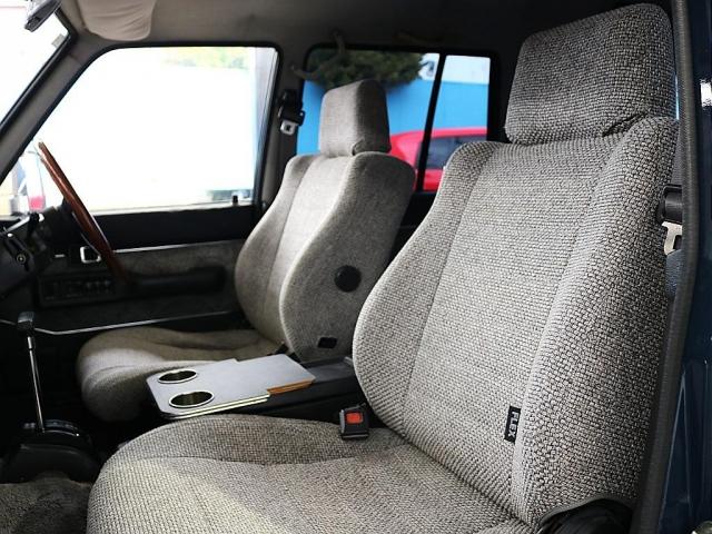 ランドクルーザー６０ ＶＸ　走行１９．１万ｋｍ　ディーゼルターボ　丸目フェイス　ナローボディー　ハイルーフ　輸出用１５ｉｎｃｈスチールホイール＆ＢＦグッドリッチＫＯ２　公認リフトアップ　ＮＡＲＤＩウッドステアリング　シートカバー（14枚目）