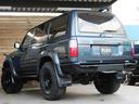 ランドクルーザー８０ ＶＸリミテッド　走行１６．２万ｋｍ　ディーゼルターボ　背面レス　ジムライン１６ｉｎｃｈアルミホイール＆ＹＯＫＯＨＡＭＡジオランダーＭ／Ｔ　３インチリフトアップ済み　ブラック塗装済み　新品コイルスプリング＆新品ショック（7枚目）