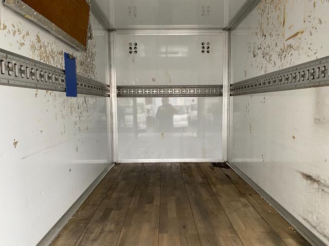 ボンゴトラック ＤＸ　０．８５トンパネルバン　跳ね上げ扉　オートマ　バックカメラ　キッチンカーベース車輌（9枚目）