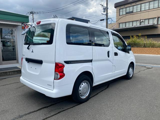 デリカバン ＧＸ　５人乗り　ナビ　テレビ　バックカメラ　ＥＴＣ（5枚目）