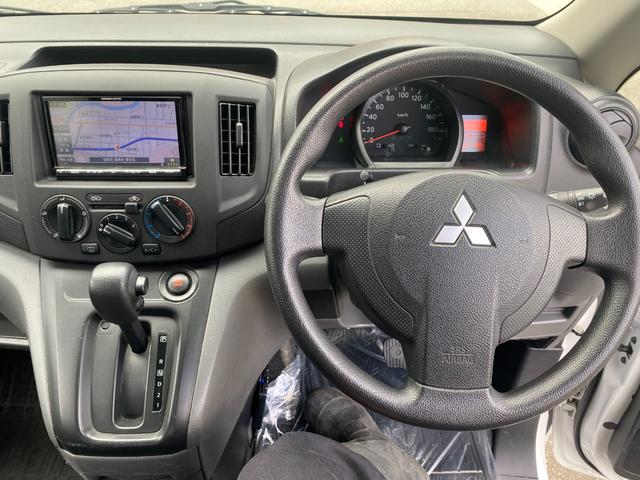 デリカバン ＧＸ　５人乗り　ナビ　テレビ　バックカメラ　ＥＴＣ（12枚目）