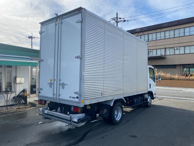 エルフトラック ロングフルフラットロー　２．９トンアルミバン格納ゲート　オートマ　バックカメラ　内高２２５ｃｍ（5枚目）