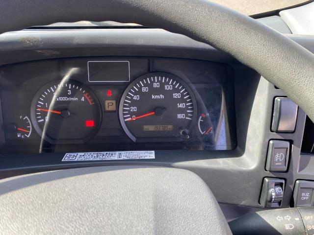 エルフトラック ロングフルフラットロー　２．９トンアルミバン格納ゲート　オートマ　バックカメラ　内高２２５ｃｍ（17枚目）