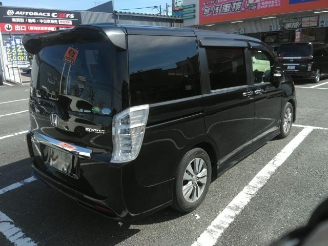 ステップワゴンスパーダ Ｚ　キーレス　フルセグ　ナビ＆ＴＶ　乗車定員８人　エアバッグ　オートマ　フル装備　ＨＩＤヘッドライト　ＥＴＣ　バックカメラ　スマートキー（3枚目）
