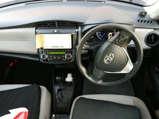 カローラアクシオ ハイブリッド　ワンオーナー　キーレス　ワンセグ　ナビ＆ＴＶ　エアバッグ　オートマ　フル装備　ＥＴＣ　バックカメラ（2枚目）