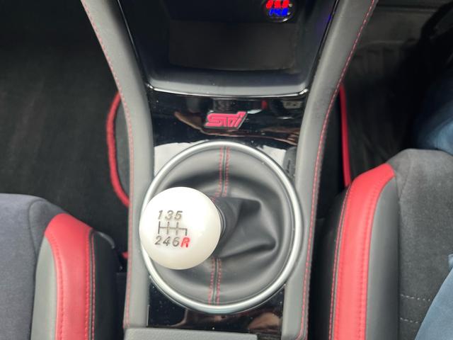 ＷＲＸ ＳＴＩ ＳＴＩ　ＶＡＲＩＳエアロ　ＨＫＳ車高調　マフラー　Ｍキャタ　レイズ１８インチ　社外セキュリティー　ダイアトーンナビ　スピーカー（18枚目）