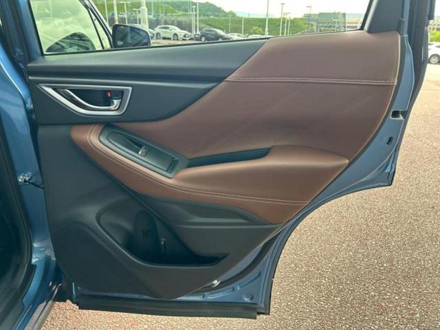 フォレスター ４ＷＤアドバンス　新品タイヤ／保証書／純正　ＳＤナビ／衝突安全装置／シートヒーター／車線逸脱防止支援システム／シート　フルレザー／パーキングアシスト　バックガイド／電動バックドア／ヘッドランプ　ＨＩＤ　革シート　４ＷＤ（21枚目）