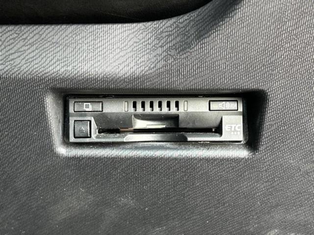 アクア Ｓスタイルブラック　保証書／純正　ＳＤナビ／衝突安全装置／シートヒーター　前席／車線逸脱防止支援システム／ＥＴＣ／ＥＢＤ付ＡＢＳ／横滑り防止装置／アイドリングストップ／フルセグＴＶ／エアバッグ　運転席／エアバッグ　助手席（18枚目）