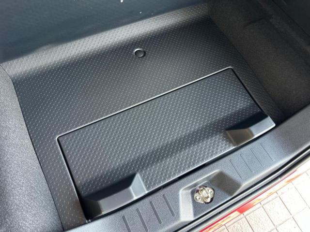 ルーミー カスタムＧ－Ｔ　保証書／社外　９インチ　ＳＤナビ／衝突安全装置／両側電動スライドドア／シートヒーター　前席／パノラミックビューモニター／車線逸脱防止支援システム／パーキングアシスト　バックガイド　衝突被害軽減システム（24枚目）