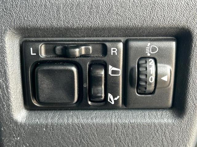 ジムニー ４ＷＤランドベンチャー　新品タイヤ／ＥＴＣ／ＡＢＳ／ターボ／エアバッグ　運転席／エアバッグ　助手席／アルミホイール　純正　１６インチ／パワーウインドウ／キーレスエントリー／パワーステアリング／マニュアルエアコン　４ＷＤ（16枚目）