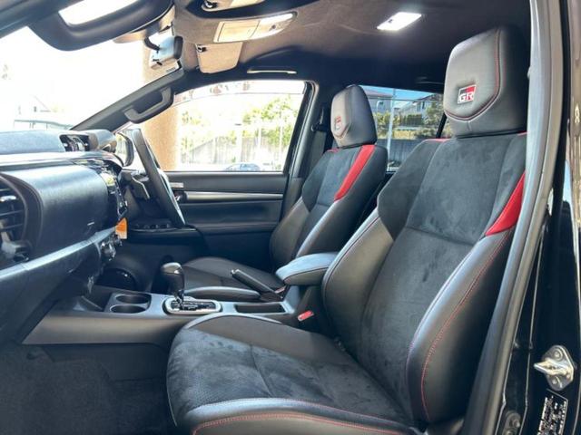 ハイラックス ４ＷＤ　Ｚ　ＧＲスポーツ　保証書／ディスプレイオーディオ＋ナビ／トヨタセーフティセンス／パノラミックビューモニター／車線逸脱防止支援システム／シート　ハーフレザー／パーキングアシスト　バックガイド　衝突被害軽減システム　４ＷＤ（6枚目）