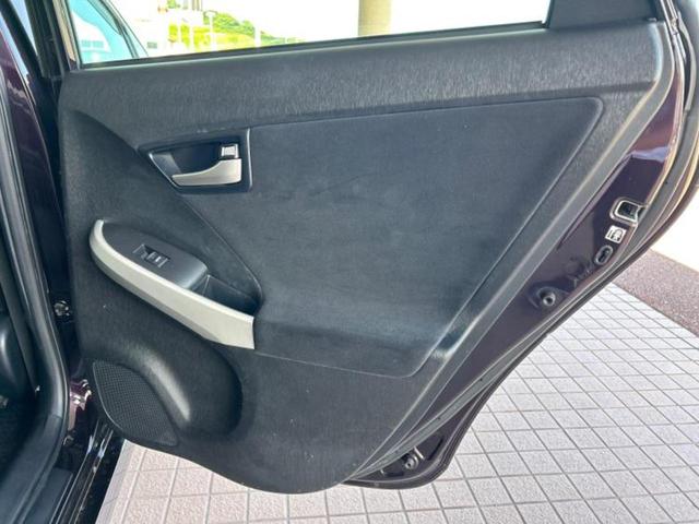 プリウス Ｓ　新品タイヤ／社外　ＳＤナビ／ヘッドランプ　ＨＩＤ／ＥＴＣ／ＥＢＤ付ＡＢＳ／横滑り防止装置／アイドリングストップ／フルセグＴＶ／禁煙車／エアバッグ　運転席／エアバッグ　助手席／エアバッグ　サイド（21枚目）