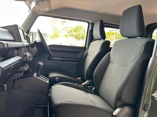 ジムニー ４ＷＤ　ＸＣ　保証書／セーフティサポート（スズキ）／シートヒーター　前席／車線逸脱防止支援システム／ＥＢＤ付ＡＢＳ／横滑り防止装置／クルーズコントロール／ターボ／禁煙車／エアバッグ　運転席／エアバッグ　助手席（6枚目）