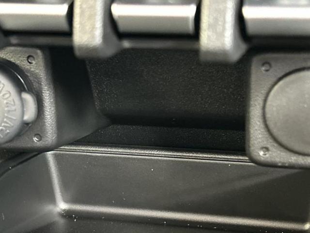 ジムニー ４ＷＤ　ＸＣ　保証書／セーフティサポート（スズキ）／シートヒーター　前席／車線逸脱防止支援システム／ＥＢＤ付ＡＢＳ／横滑り防止装置／クルーズコントロール／ターボ／禁煙車／エアバッグ　運転席／エアバッグ　助手席（29枚目）
