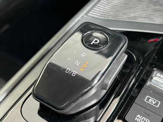 ノート オーテック　純正　９インチ　ＳＤナビ／衝突安全装置／車線逸脱防止支援システム／シート　合皮／ヘッドランプ　ＬＥＤ／ＵＳＢジャック／Ｂｌｕｅｔｏｏｔｈ接続／ＥＴＣ／ＥＢＤ付ＡＢＳ／横滑り防止装置　バックカメラ（17枚目）