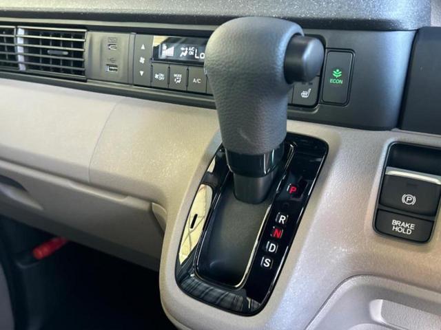 Ｎ－ＢＯＸジョイ ヒョウジュン２トーン　純正　８インチ　ナビ／ホンダセンシング／電動スライドドア／シートヒーター　前席／車線逸脱防止支援システム／登録済未使用車／ヘッドランプ　ＬＥＤ／Ｂｌｕｅｔｏｏｔｈ接続／ＥＢＤ付ＡＢＳ　レーンアシスト（17枚目）