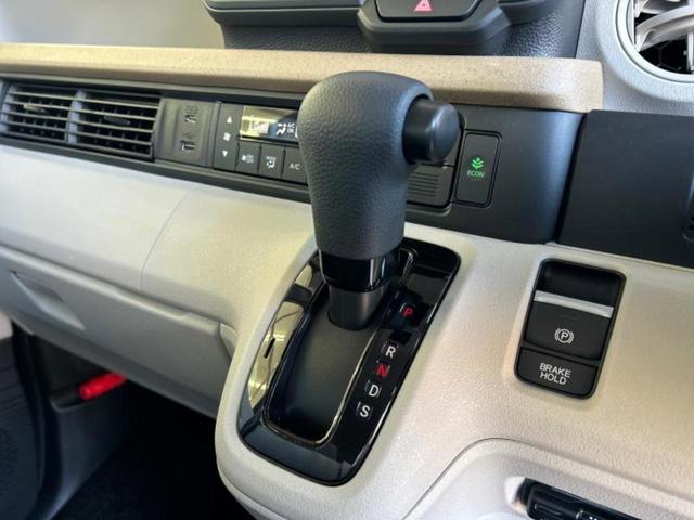 Ｎ－ＢＯＸ ヒョウジュン　純正　８インチ　ナビ／電動スライドドア／車線逸脱防止支援システム／ヘッドランプ　ＬＥＤ／ＵＳＢジャック／ＥＴＣ／ＥＢＤ付ＡＢＳ／横滑り防止装置／アイドリングストップ／クルーズコントロール　バックカメラ（17枚目）