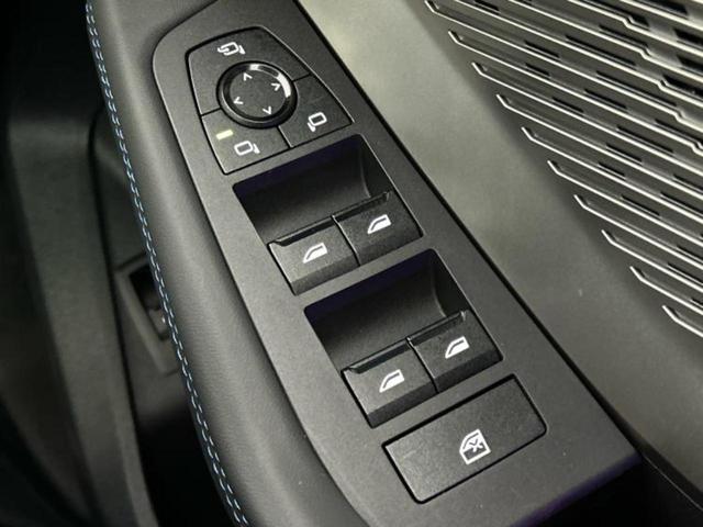 １シリーズ １２０Ｍスポーツ　カーナビゲーション／衝突安全装置／シートヒーター　前席／全方位モニター／車線逸脱防止支援システム／パーキングアシスト　バックガイド／ヘッドランプ　ＬＥＤ／ＥＢＤ付ＡＢＳ／横滑り防止装置　全周囲カメラ（25枚目）