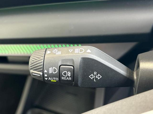 １シリーズ １２０　カーナビゲーション／シートヒーター　前席／全方位モニター／ヘッドランプ　ＬＥＤ／Ｂｌｕｅｔｏｏｔｈ接続／ＥＴＣ／ＥＢＤ付ＡＢＳ／横滑り防止装置／アイドリングストップ／クルーズコントロール　全周囲カメラ（14枚目）