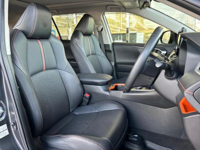 ＲＡＶ４ ４ＷＤアドベンチャー　サンルーフ／保証書／ディスプレイオーディオ＋ナビ／デジタルインナーミラー／トヨタセーフティセンス／車線逸脱防止支援システム／シート　合皮／パーキングアシスト　バックガイド　衝突被害軽減システム　４ＷＤ（4枚目）